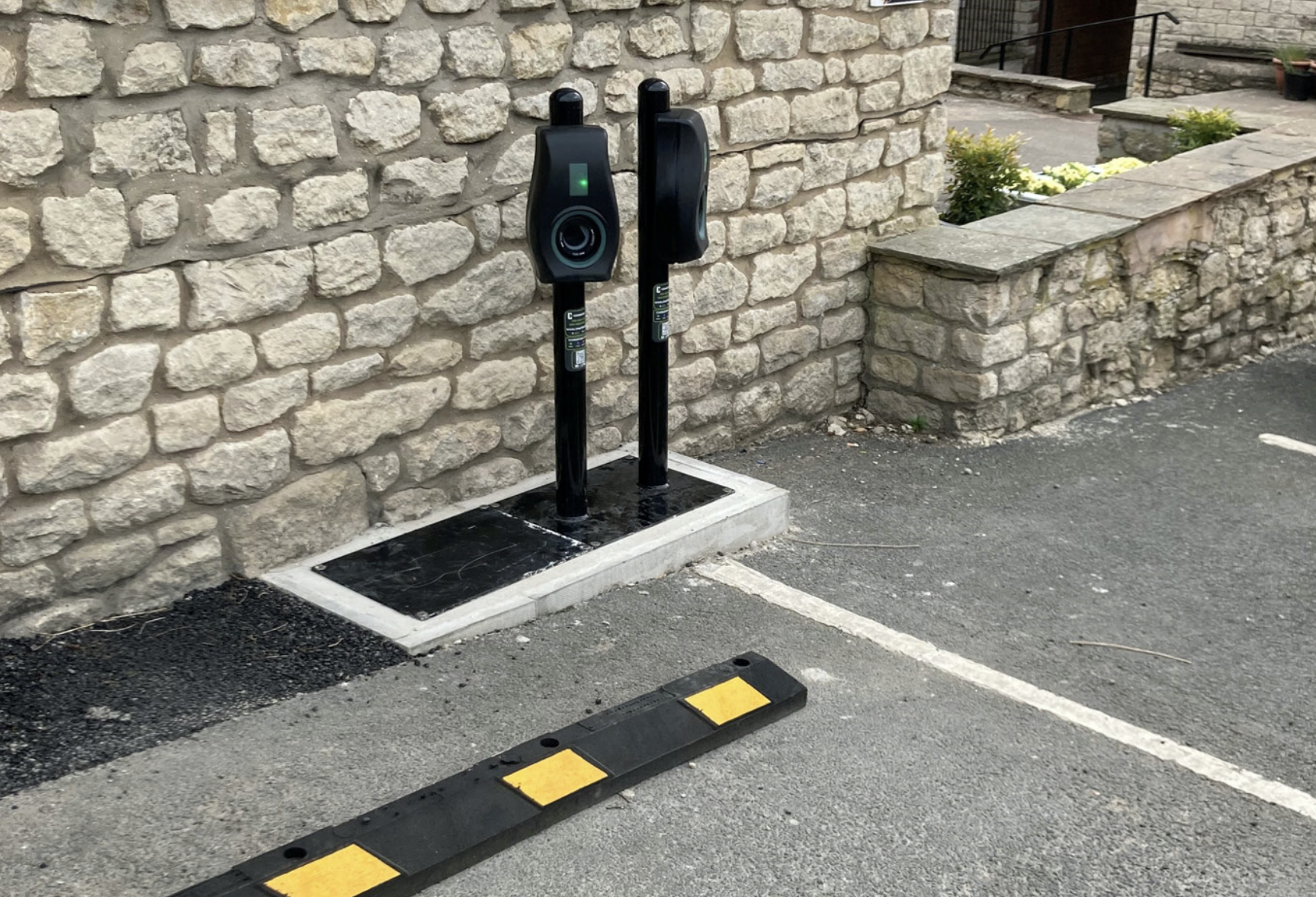 ‘Pace and Power’ EV3 Power teams up with Connected Kerb for Ryedale District Council brief