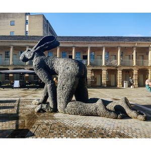 UK first as new Sophie Ryder installation comes to The Piece Hall