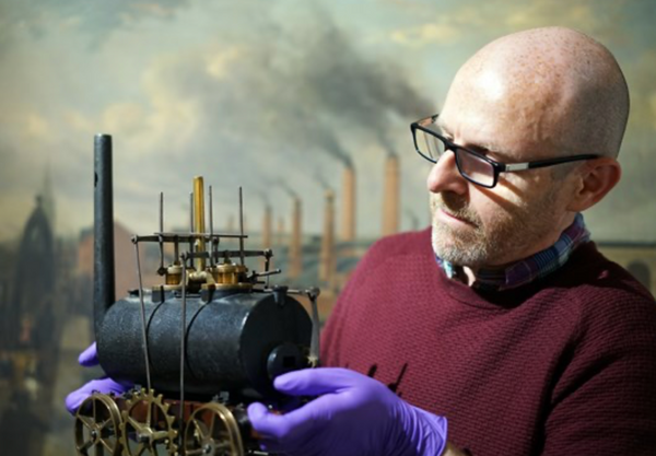 Last stop for Leeds antique super model as Salamanca comes home